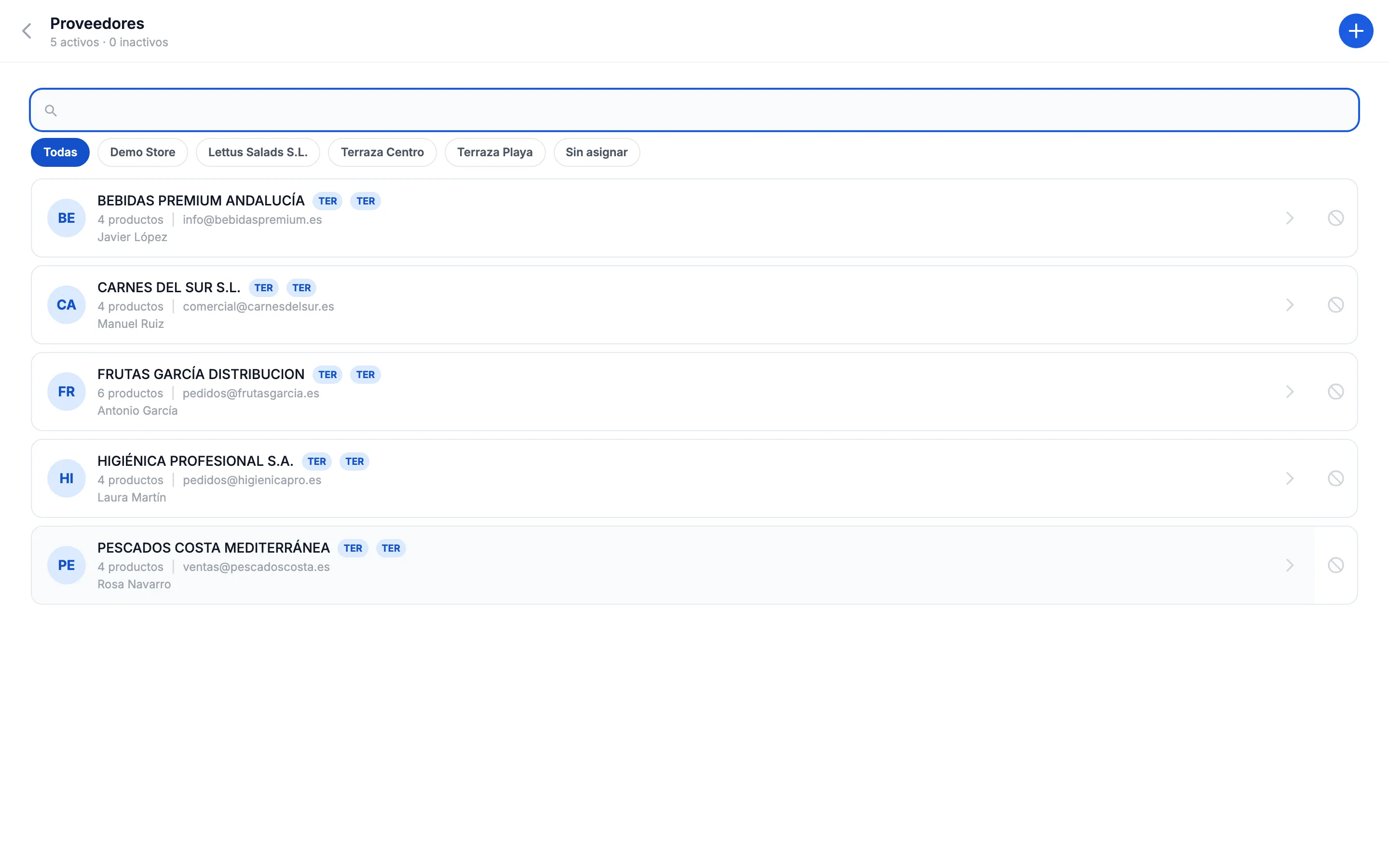 Stellar Order — listado de proveedores con datos de contacto y acciones rápidas